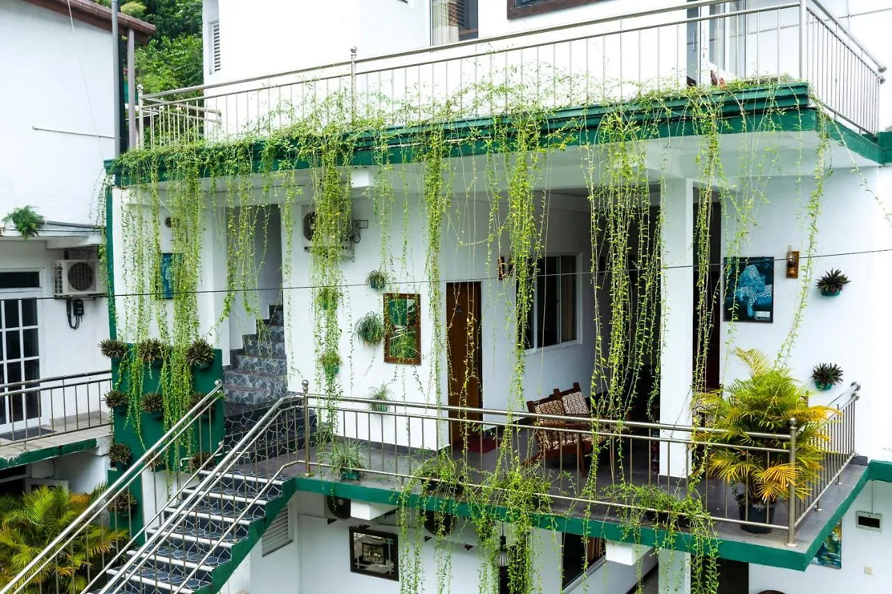 Kandy Riverside Villa