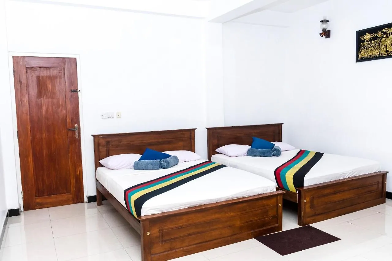 Kandy Riverside Villa Отель